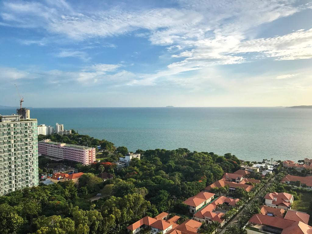 Ferienwohnung The Peak Towers Sea View Pattaya Exterior foto